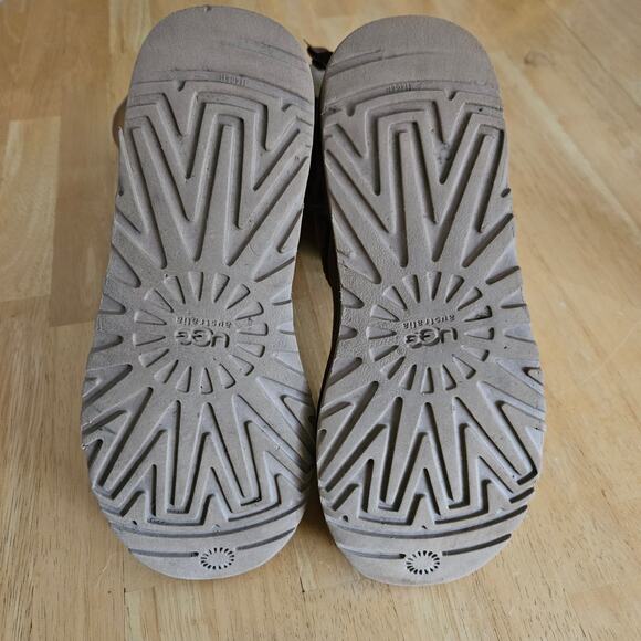 UGG Bailey Bow Tall Sheepskin Boots Chestnut Women’s 7 Flaws - Picture 7 of 11